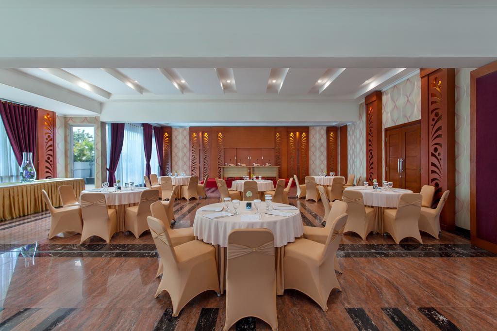 Sahati Hotel Jakarta Ngoại thất bức ảnh