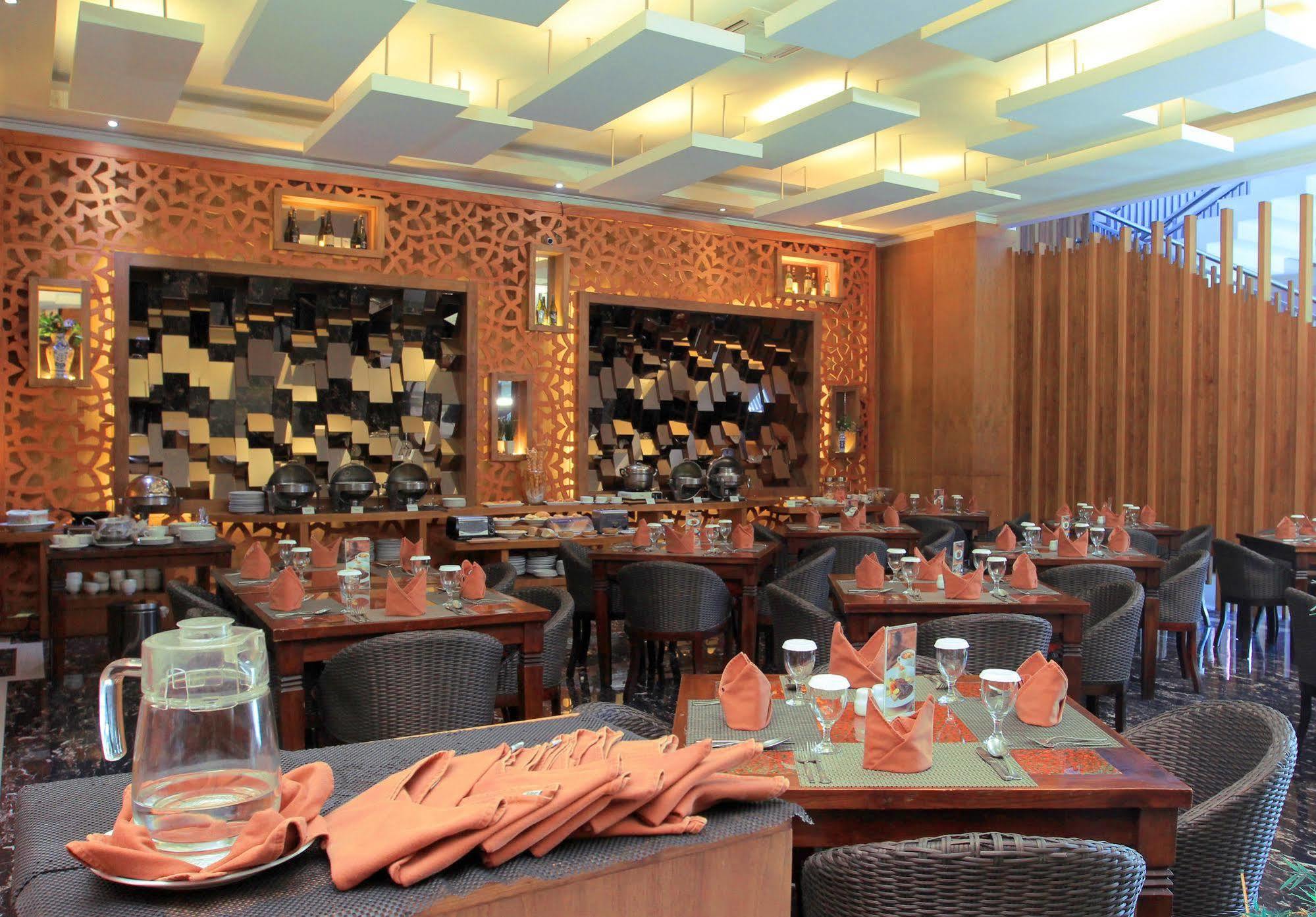 Sahati Hotel Jakarta Ngoại thất bức ảnh
